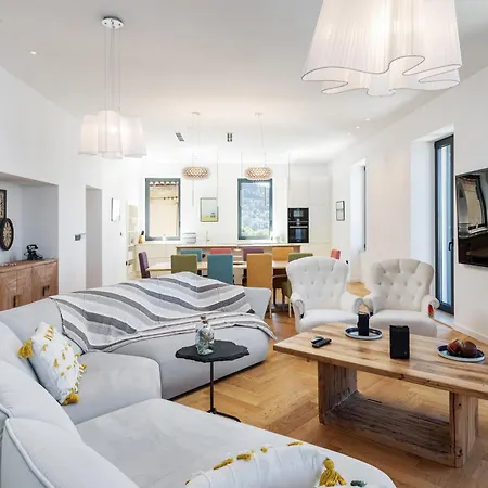 Apartment B With Old Town & Sea View