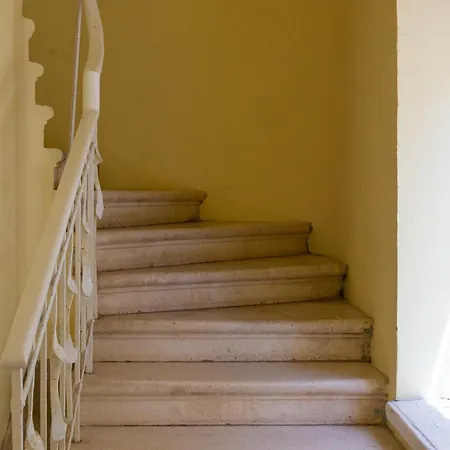 B With Old Town & Sea View アパート