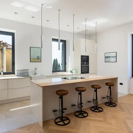 B With Old Town & Sea View Appartement *