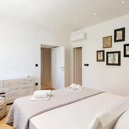 B With Old Town & Sea View Appartement *